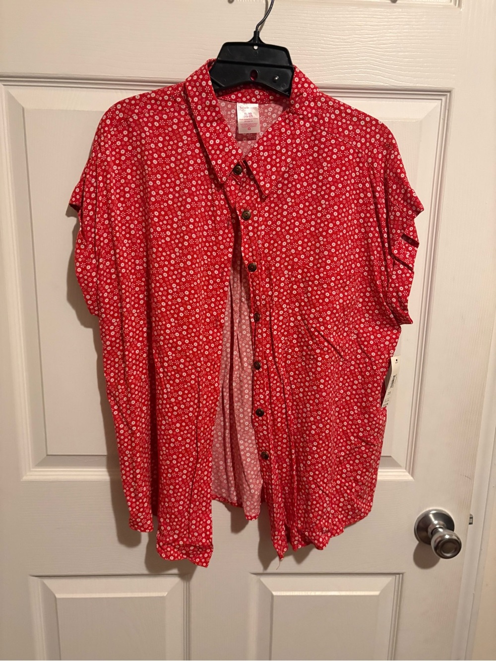 No Boundaries Red Floral Button-Front Shirt